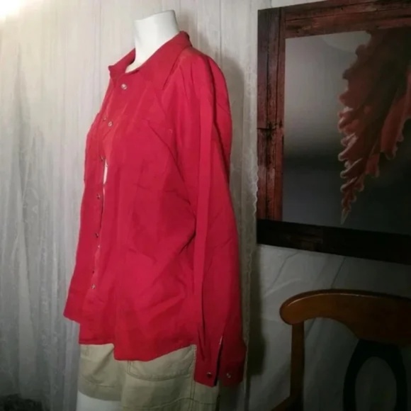 Liz Claiborne Lightweight Corduroy Button Down Shirt - Picture 6 of 6